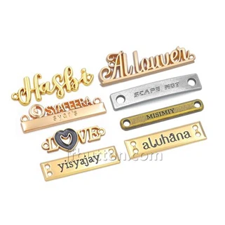 دھاتی لباس کے لیبلز