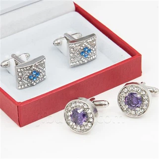 ٹیوکس شرٹ کے بٹن کا احاطہ کرتا ہے